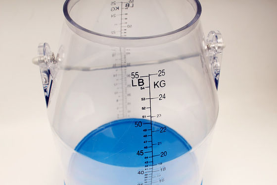 ভালো দাম পলিকার্বোনেট দুগ্ধজাত দ্রব্য স্টেইনলেস স্টীল দুধ মেশিন বালতি 55LB স্কেল সঙ্গে অনলাইন