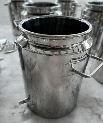 ভালো দাম খাদ্য গ্রেড স্টেইনলেস স্টিল ব্যারেল, উল্লম্ব দুধ সংরক্ষন ট্যাঙ্ক ৫ লিটার অনলাইন